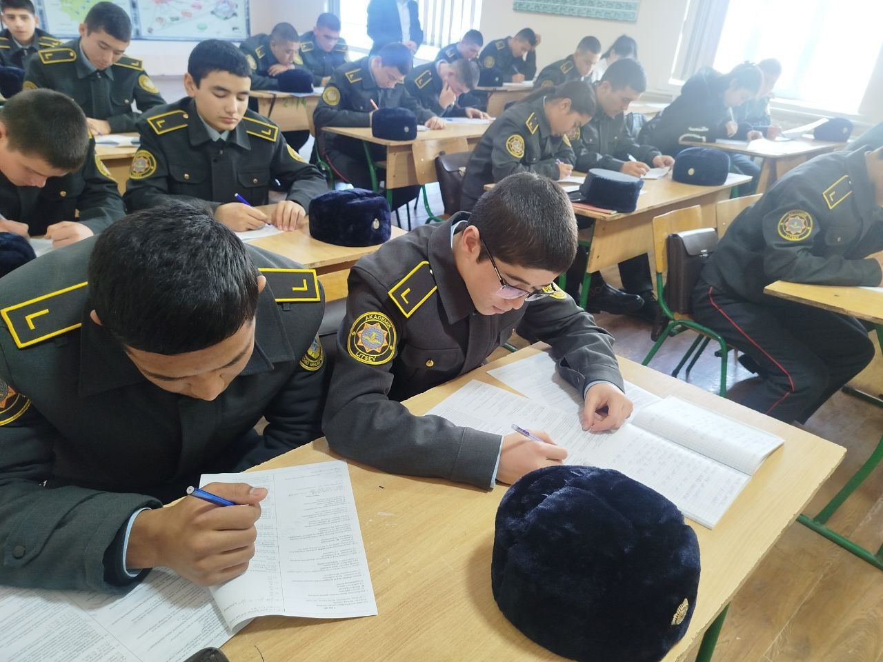 IIV Sirdaryo akademik litseyi o’quvchilarining OTMlarga tayyorgarlik darajasini nazorat qilish maqsadida NOYABR oyida o’tkazilgan sinov test natijalari: