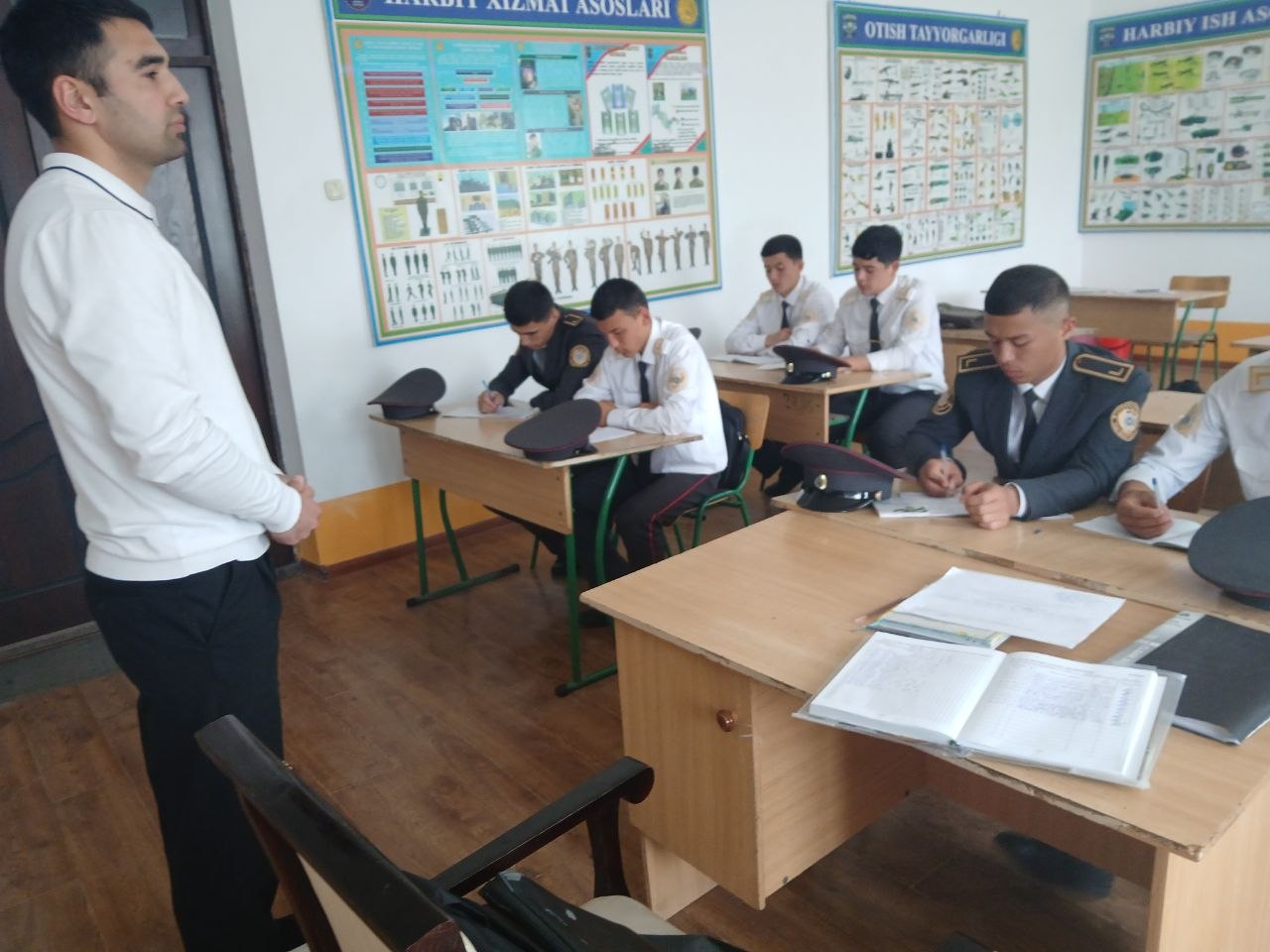 Dars mashg‘ulotlari pedagogik tahlil qilindi.